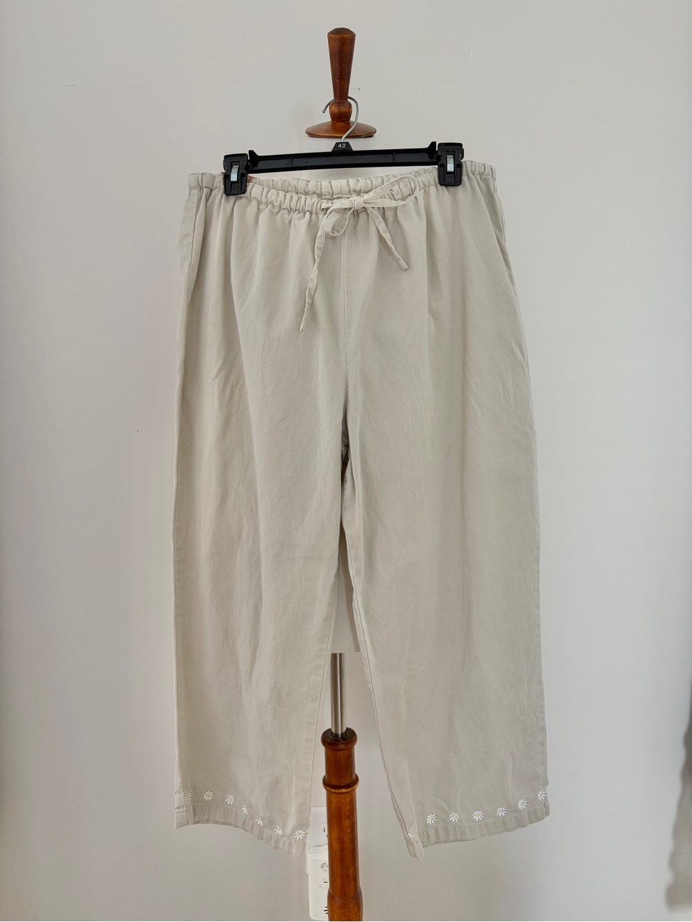 Vintage A.M.I Daisy Capri Pants
